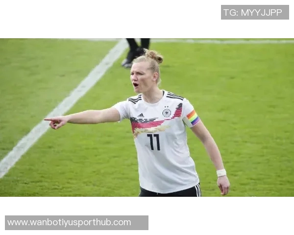 万项代表杜利亚伊足球学院首秀表现出色助力球队大胜对手